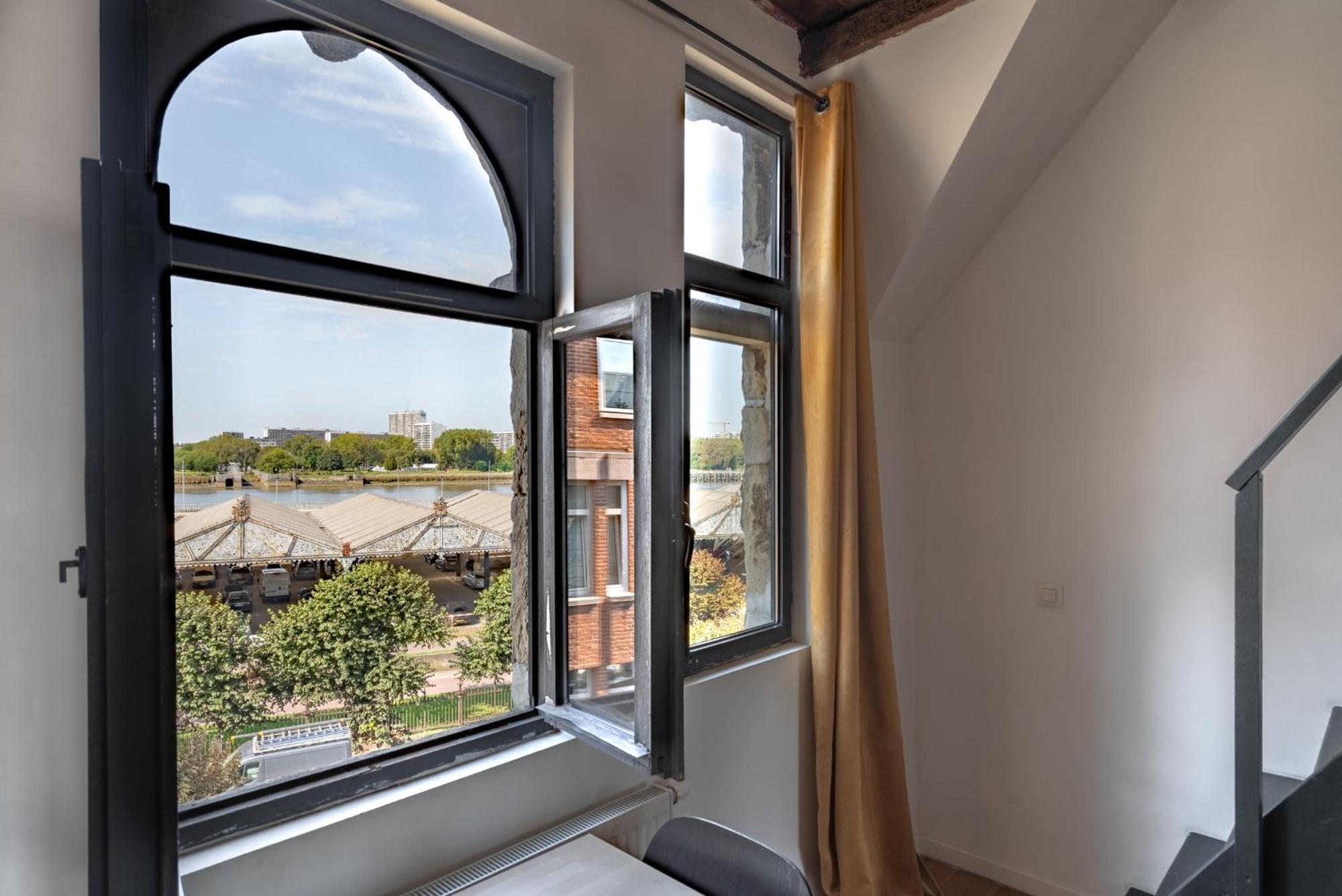 Charming Two-Bedroom River Side Apartment أنتويرب المظهر الخارجي الصورة